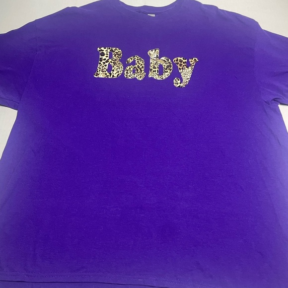 Vibrant Purple Short Sleeve Tee with Leopard Print Design 2XL - Picture 1 of 8